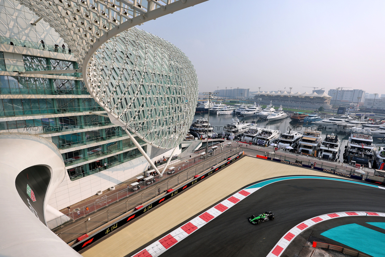 GP ABU DHABI, Gabriel Bortoleto (BRA) Sauber C45.
06.12.2025. Formula 1 World Championship, Rd 24, Abu Dhabi Grand Prix, Yas Marina Circuit, Abu Dhabi, Qualifiche Day.
- www.xpbimages.com, EMail: requests@xpbimages.com © Copyright: Moy / XPB Images