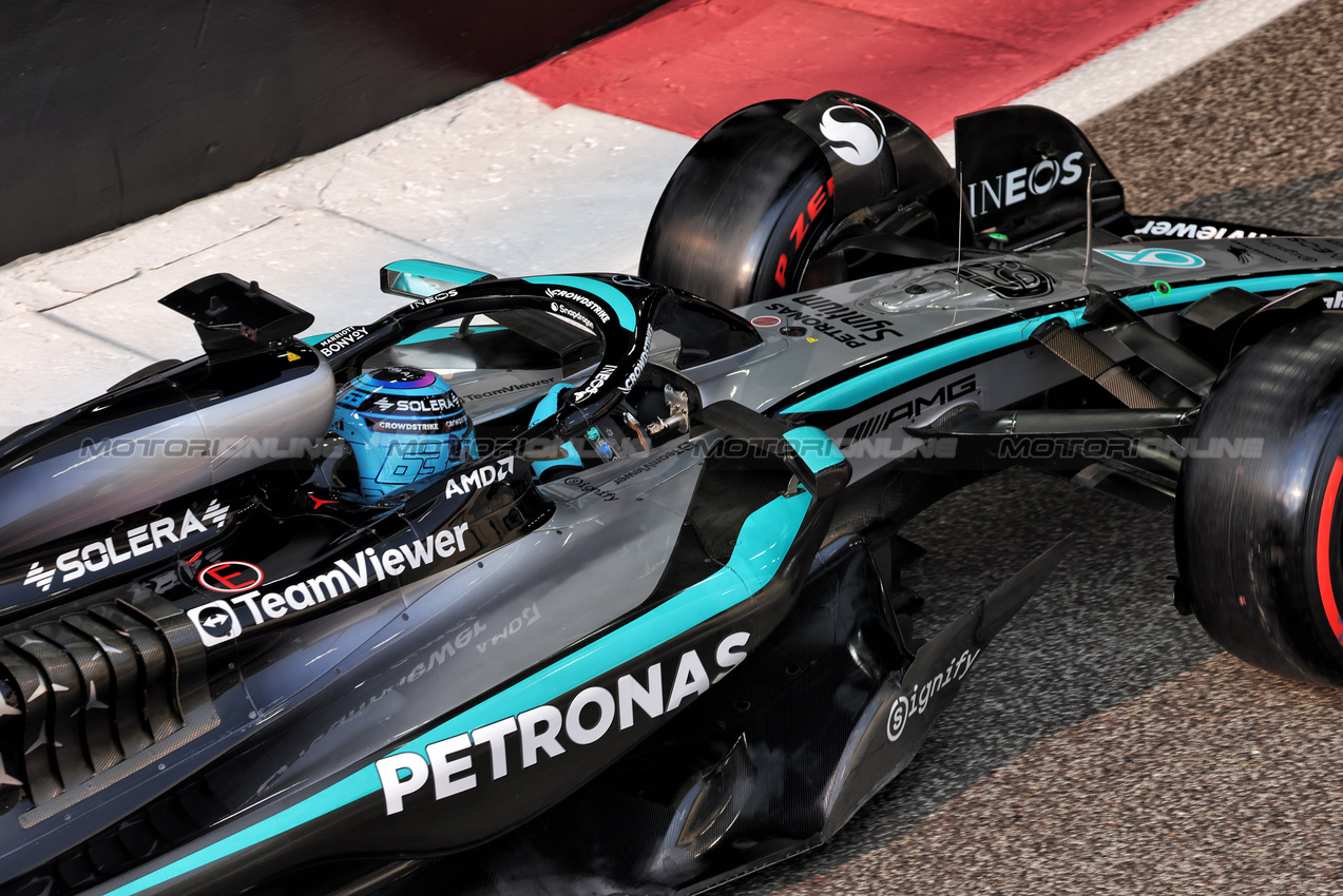 GP ABU DHABI, George Russell (GBR) Mercedes AMG F1 W16.
06.12.2025. Formula 1 World Championship, Rd 24, Abu Dhabi Grand Prix, Yas Marina Circuit, Abu Dhabi, Qualifiche Day.
- www.xpbimages.com, EMail: requests@xpbimages.com © Copyright: Bearne / XPB Images