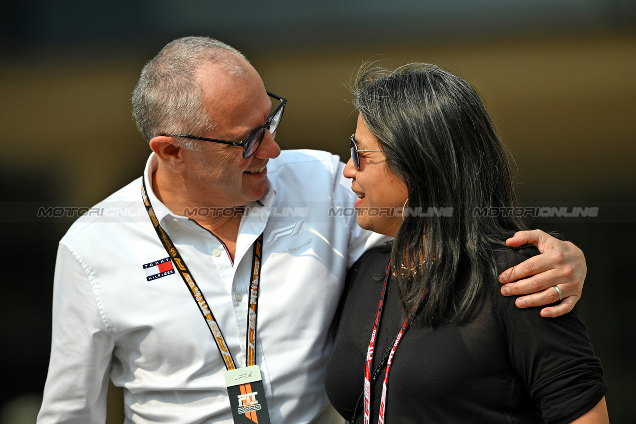 GP ABU DHABI, Stefano Domenicali (ITA) Formula One President e CEO (Left).
06.12.2025. Formula 1 World Championship, Rd 24, Abu Dhabi Grand Prix, Yas Marina Circuit, Abu Dhabi, Qualifiche Day.
- www.xpbimages.com, EMail: requests@xpbimages.com © Copyright: Price / XPB Images