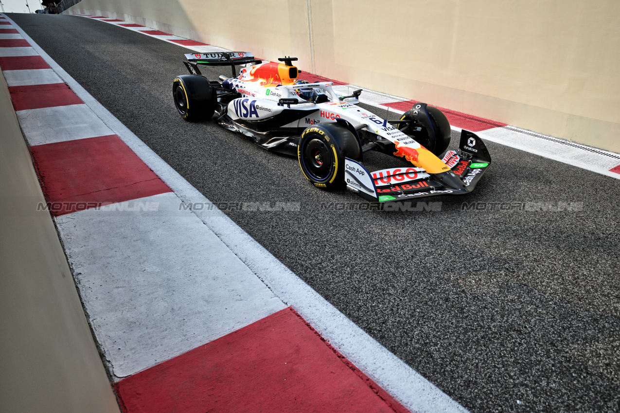GP ABU DHABI, Isack Hadjar (FRA) Racing Bulls VCARB 02.

06.12.2025. Formula 1 World Championship, Rd 24, Abu Dhabi Grand Prix, Yas Marina Circuit, Abu Dhabi, Qualifiche Day.

- www.xpbimages.com, EMail: requests@xpbimages.com © Copyright: Price	/ XPB Images