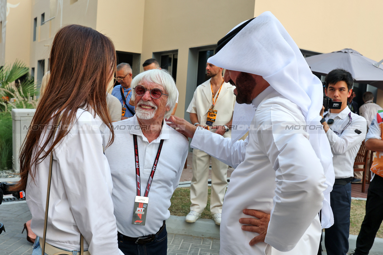 GP ABU DHABI, (L to R): Fabiana Flosi (BRA) with Bernie Ecclestone (GBR) e Mohammed Bin Sulayem (UAE) FIA President.
06.12.2025. Formula 1 World Championship, Rd 24, Abu Dhabi Grand Prix, Yas Marina Circuit, Abu Dhabi, Qualifiche Day.
- www.xpbimages.com, EMail: requests@xpbimages.com © Copyright: Moy / XPB Images