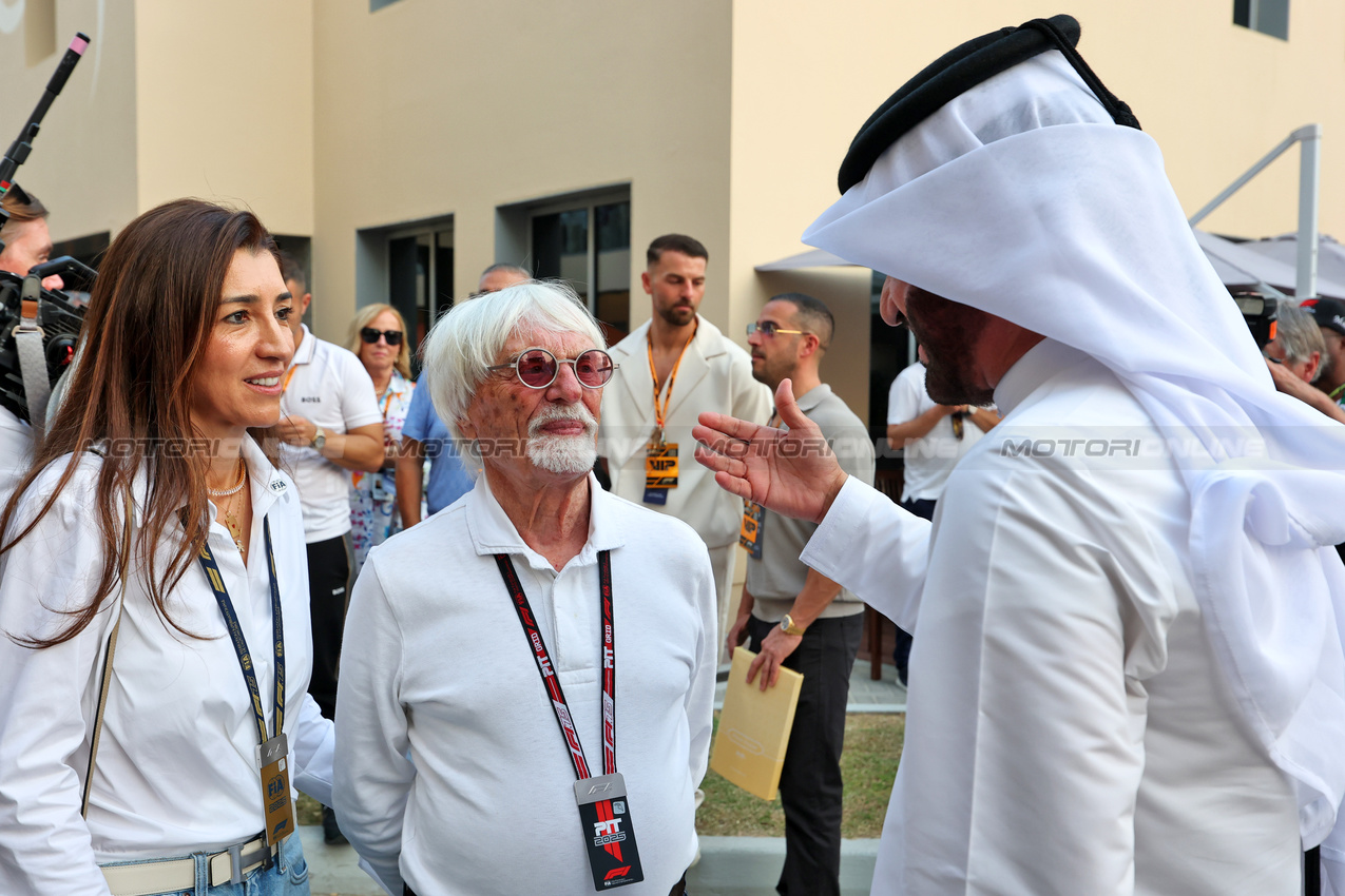 GP ABU DHABI, (L to R): Fabiana Flosi (BRA) with Bernie Ecclestone (GBR) e Mohammed Bin Sulayem (UAE) FIA President.
06.12.2025. Formula 1 World Championship, Rd 24, Abu Dhabi Grand Prix, Yas Marina Circuit, Abu Dhabi, Qualifiche Day.
- www.xpbimages.com, EMail: requests@xpbimages.com © Copyright: Moy / XPB Images