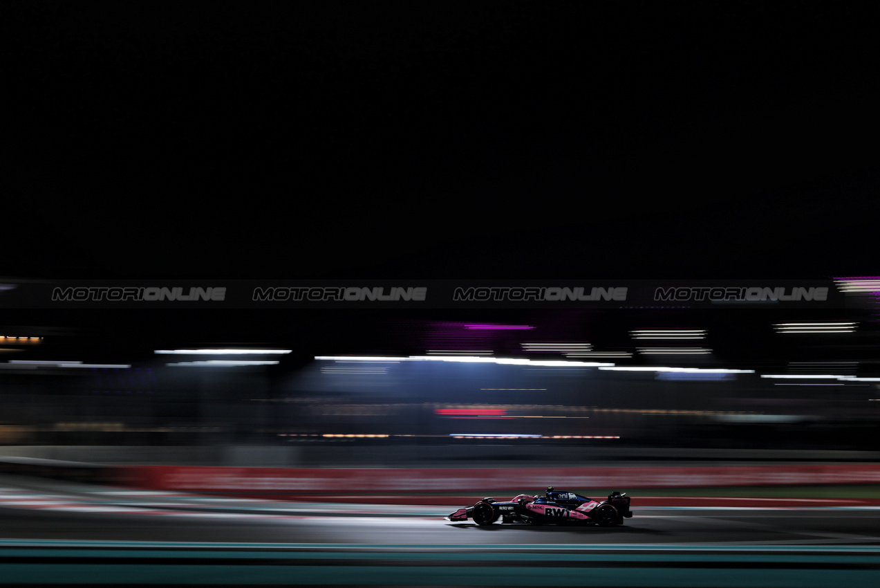 GP ABU DHABI, Franco Colapinto (ARG) Alpine F1 Team A525.
06.12.2025. Formula 1 World Championship, Rd 24, Abu Dhabi Grand Prix, Yas Marina Circuit, Abu Dhabi, Qualifiche Day.
- www.xpbimages.com, EMail: requests@xpbimages.com © Copyright: Charniaux / XPB Images