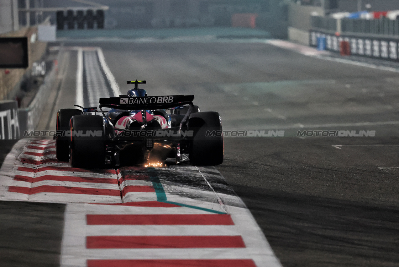 GP ABU DHABI, Franco Colapinto (ARG) Alpine F1 Team A525.
06.12.2025. Formula 1 World Championship, Rd 24, Abu Dhabi Grand Prix, Yas Marina Circuit, Abu Dhabi, Qualifiche Day.
- www.xpbimages.com, EMail: requests@xpbimages.com © Copyright: Charniaux / XPB Images