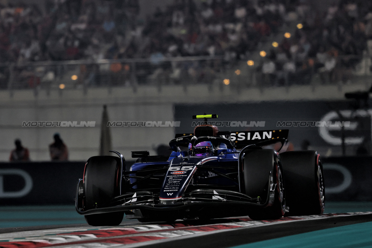 GP ABU DHABI, Carlos Sainz (ESP) Atlassian Williams Racing FW47.
06.12.2025. Formula 1 World Championship, Rd 24, Abu Dhabi Grand Prix, Yas Marina Circuit, Abu Dhabi, Qualifiche Day.
- www.xpbimages.com, EMail: requests@xpbimages.com © Copyright: Charniaux / XPB Images