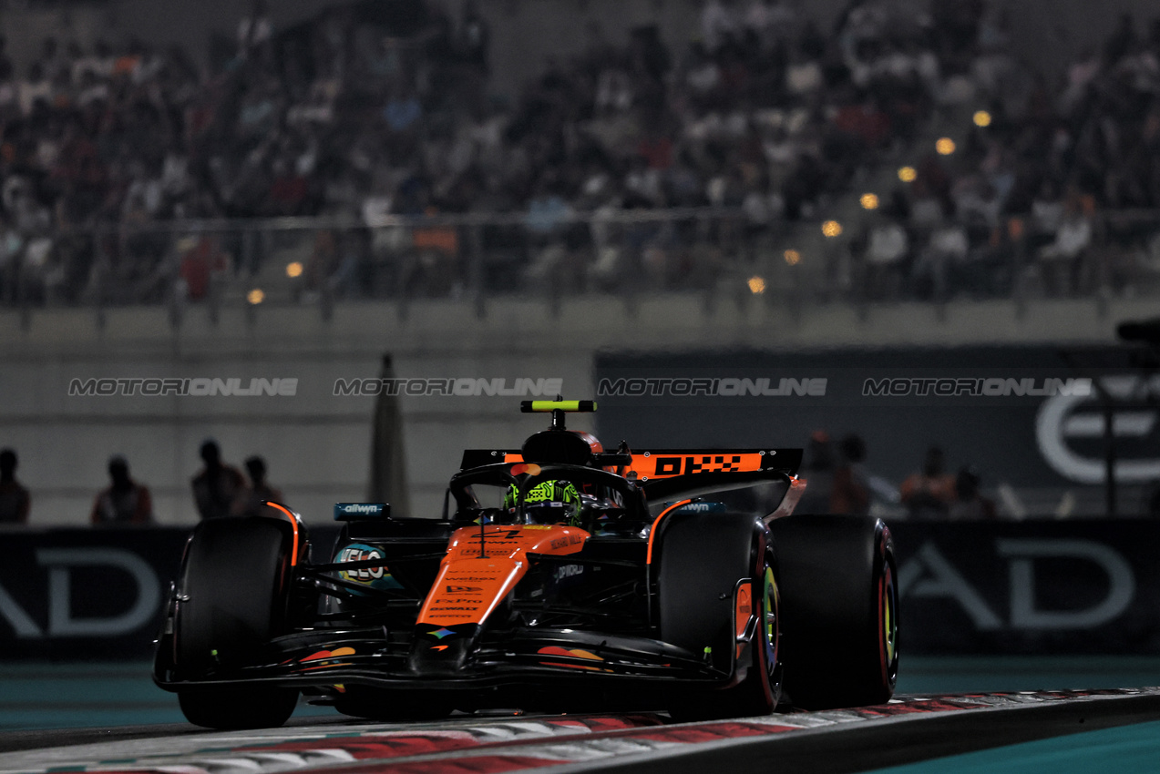 GP ABU DHABI, Lando Norris (GBR) McLaren MCL39.
06.12.2025. Formula 1 World Championship, Rd 24, Abu Dhabi Grand Prix, Yas Marina Circuit, Abu Dhabi, Qualifiche Day.
- www.xpbimages.com, EMail: requests@xpbimages.com © Copyright: Charniaux / XPB Images