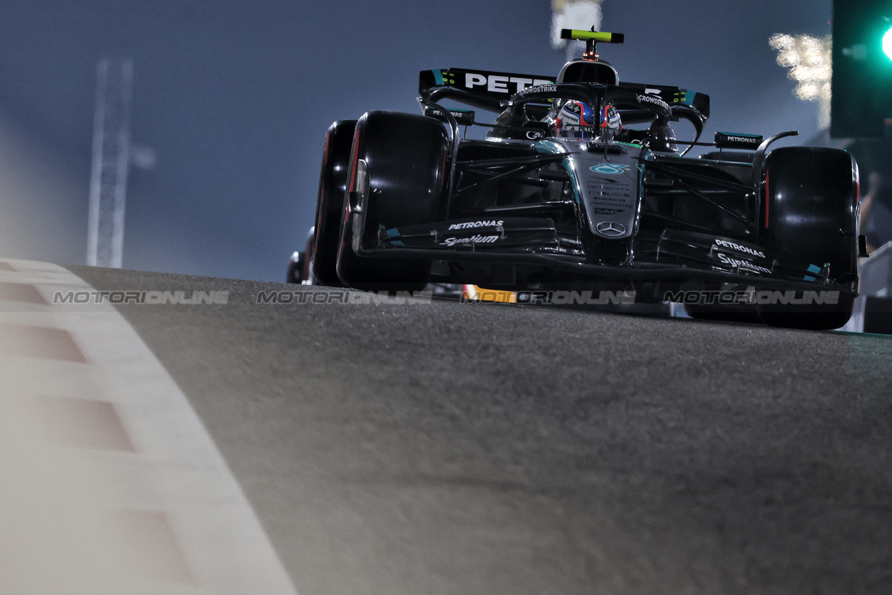 GP ABU DHABI, Andrea Kimi Antonelli (ITA) Mercedes AMG F1 W16.
06.12.2025. Formula 1 World Championship, Rd 24, Abu Dhabi Grand Prix, Yas Marina Circuit, Abu Dhabi, Qualifiche Day.
- www.xpbimages.com, EMail: requests@xpbimages.com © Copyright: Bearne / XPB Images