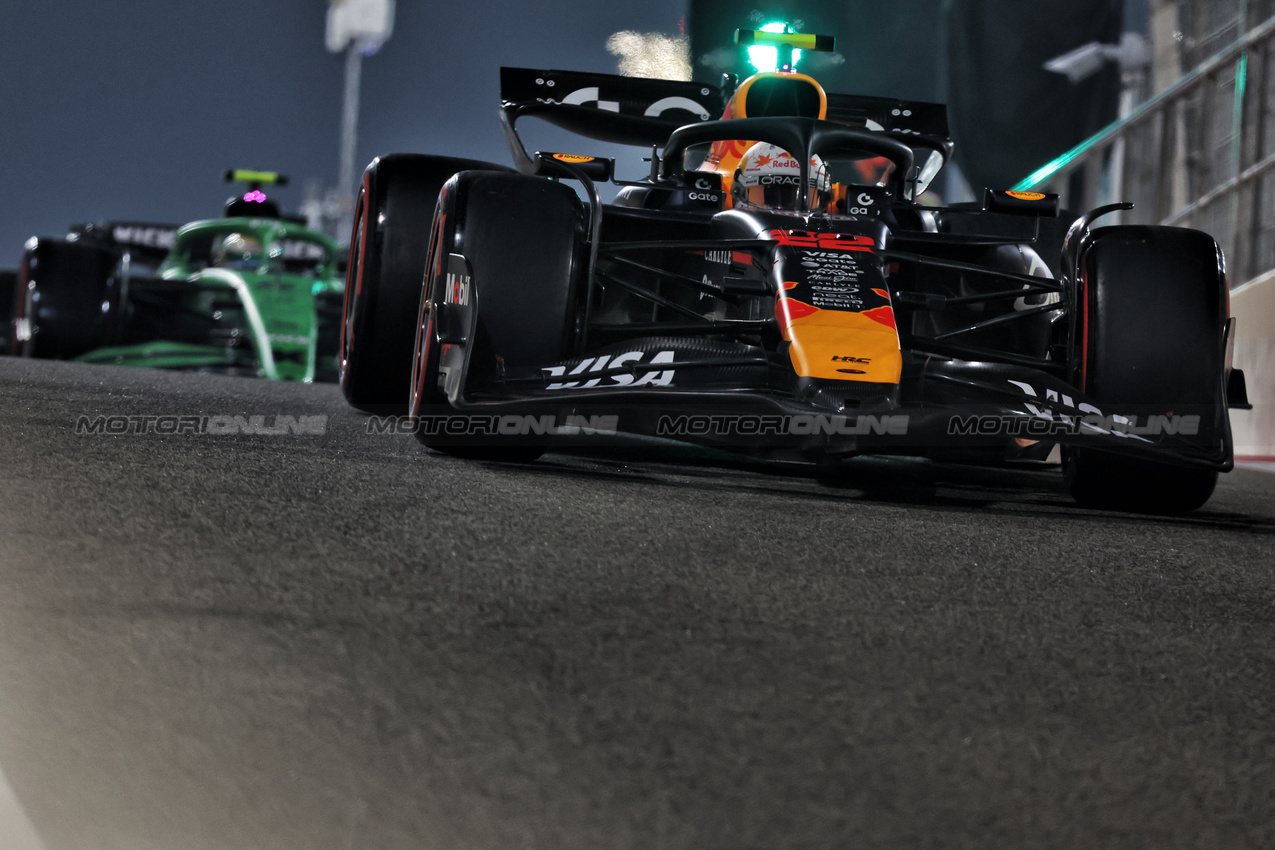 GP ABU DHABI, Yuki Tsunoda (JPN) Red Bull Racing RB21.
06.12.2025. Formula 1 World Championship, Rd 24, Abu Dhabi Grand Prix, Yas Marina Circuit, Abu Dhabi, Qualifiche Day.
- www.xpbimages.com, EMail: requests@xpbimages.com © Copyright: Bearne / XPB Images