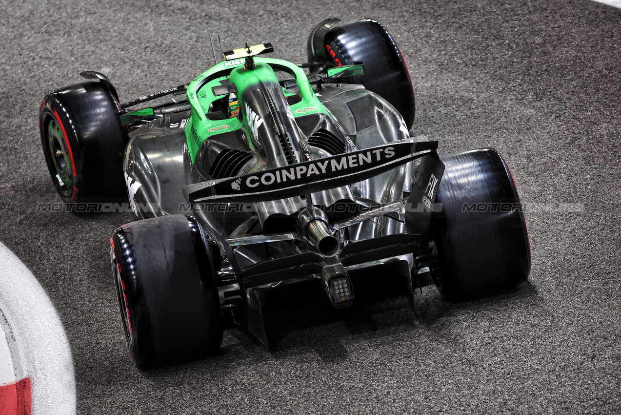 GP ABU DHABI, Gabriel Bortoleto (BRA) Sauber C45.
06.12.2025. Formula 1 World Championship, Rd 24, Abu Dhabi Grand Prix, Yas Marina Circuit, Abu Dhabi, Qualifiche Day.
- www.xpbimages.com, EMail: requests@xpbimages.com © Copyright: Bearne / XPB Images