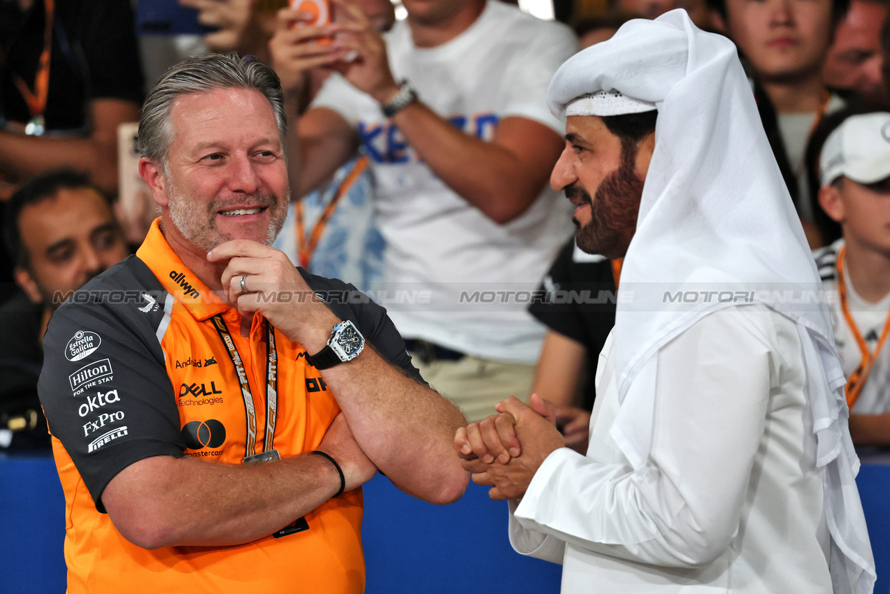 GP ABU DHABI, (L to R): Zak Brown (USA) McLaren Executive Director with Mohammed Bin Sulayem (UAE) FIA President in qualifying parc ferme.

06.12.2025. Formula 1 World Championship, Rd 24, Abu Dhabi Grand Prix, Yas Marina Circuit, Abu Dhabi, Qualifiche Day.

- www.xpbimages.com, EMail: requests@xpbimages.com © Copyright: Batchelor / XPB Images