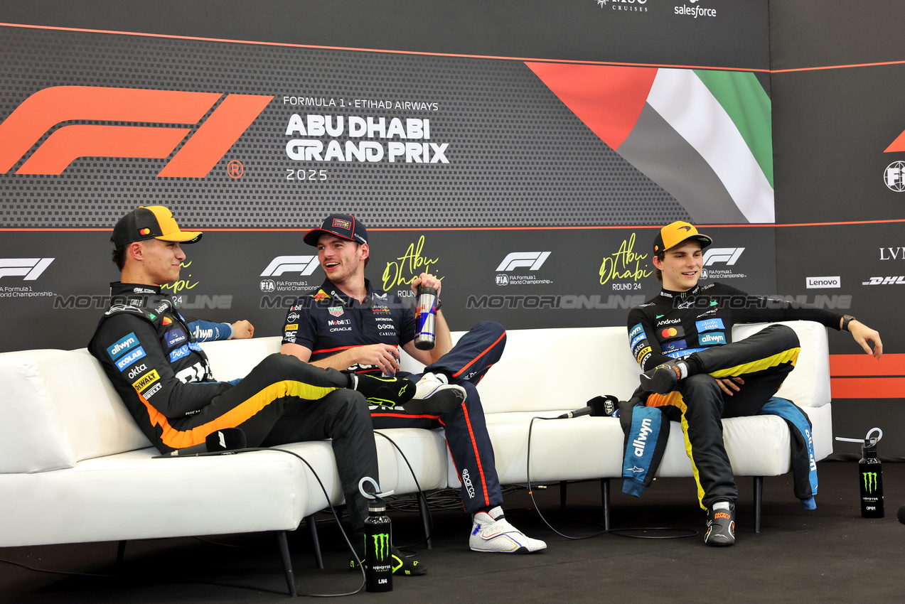GP ABU DHABI, (L to R): Lando Norris (GBR) McLaren; Max Verstappen (NLD) Red Bull Racing; e Max Verstappen (NLD) Red Bull Racing, in the post qualifying FIA Press Conference.
06.12.2025. Formula 1 World Championship, Rd 24, Abu Dhabi Grand Prix, Yas Marina Circuit, Abu Dhabi, Qualifiche Day.
- www.xpbimages.com, EMail: requests@xpbimages.com © Copyright: Bearne / XPB Images