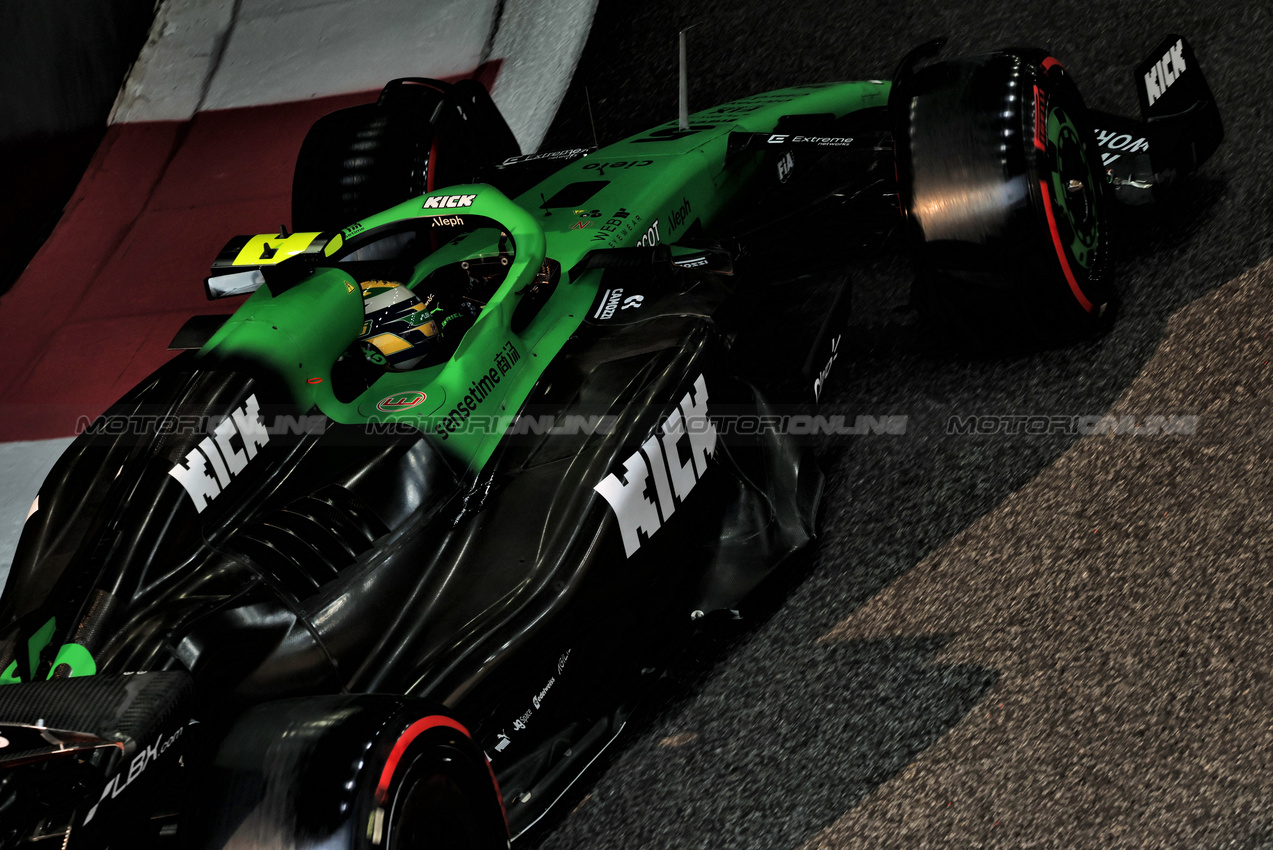 GP ABU DHABI, Gabriel Bortoleto (BRA) Sauber C45.
06.12.2025. Formula 1 World Championship, Rd 24, Abu Dhabi Grand Prix, Yas Marina Circuit, Abu Dhabi, Qualifiche Day.
- www.xpbimages.com, EMail: requests@xpbimages.com © Copyright: Charniaux / XPB Images