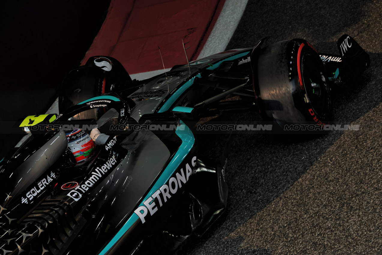 GP ABU DHABI, Andrea Kimi Antonelli (ITA) Mercedes AMG F1 W16.
06.12.2025. Formula 1 World Championship, Rd 24, Abu Dhabi Grand Prix, Yas Marina Circuit, Abu Dhabi, Qualifiche Day.
- www.xpbimages.com, EMail: requests@xpbimages.com © Copyright: Charniaux / XPB Images