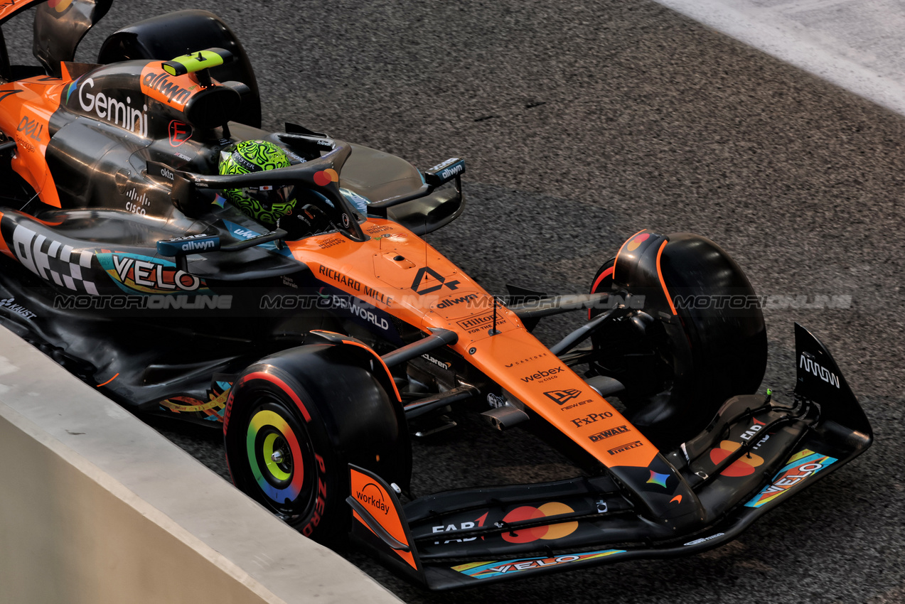 GP ABU DHABI, Lando Norris (GBR) McLaren MCL39.

06.12.2025. Formula 1 World Championship, Rd 24, Abu Dhabi Grand Prix, Yas Marina Circuit, Abu Dhabi, Qualifiche Day.

- www.xpbimages.com, EMail: requests@xpbimages.com © Copyright: Charniaux / XPB Images