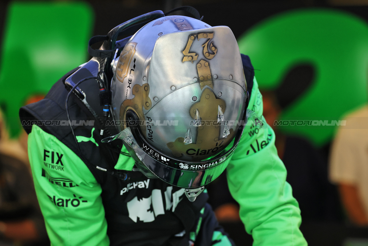 GP ABU DHABI, Nico Hulkenberg (GER) Sauber.
06.12.2025. Formula 1 World Championship, Rd 24, Abu Dhabi Grand Prix, Yas Marina Circuit, Abu Dhabi, Qualifiche Day.
- www.xpbimages.com, EMail: requests@xpbimages.com © Copyright: Batchelor / XPB Images