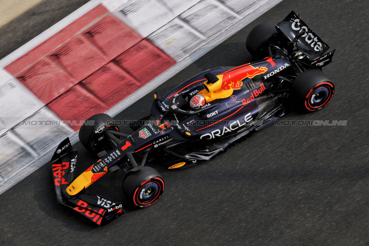 GP ABU DHABI, Max Verstappen (NLD) Red Bull Racing RB21.
06.12.2025. Formula 1 World Championship, Rd 24, Abu Dhabi Grand Prix, Yas Marina Circuit, Abu Dhabi, Qualifiche Day.
- www.xpbimages.com, EMail: requests@xpbimages.com © Copyright: Moy / XPB Images