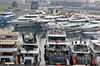 GP ABU DHABI, Circuit Atmosfera - fans on boats in the harbour.
06.12.2025. Formula 1 World Championship, Rd 24, Abu Dhabi Grand Prix, Yas Marina Circuit, Abu Dhabi, Qualifiche Day.
- www.xpbimages.com, EMail: requests@xpbimages.com © Copyright: Moy / XPB Images