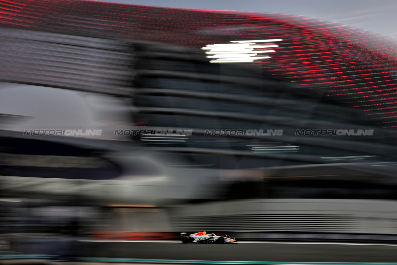 GP ABU DHABI, Liam Lawson (NZL) Racing Bulls VCARB 02.

05.12.2025. Formula 1 World Championship, Rd 24, Abu Dhabi Grand Prix, Yas Marina Circuit, Abu Dhabi, Practice Day.

- www.xpbimages.com, EMail: requests@xpbimages.com © Copyright: Charniaux / XPB Images