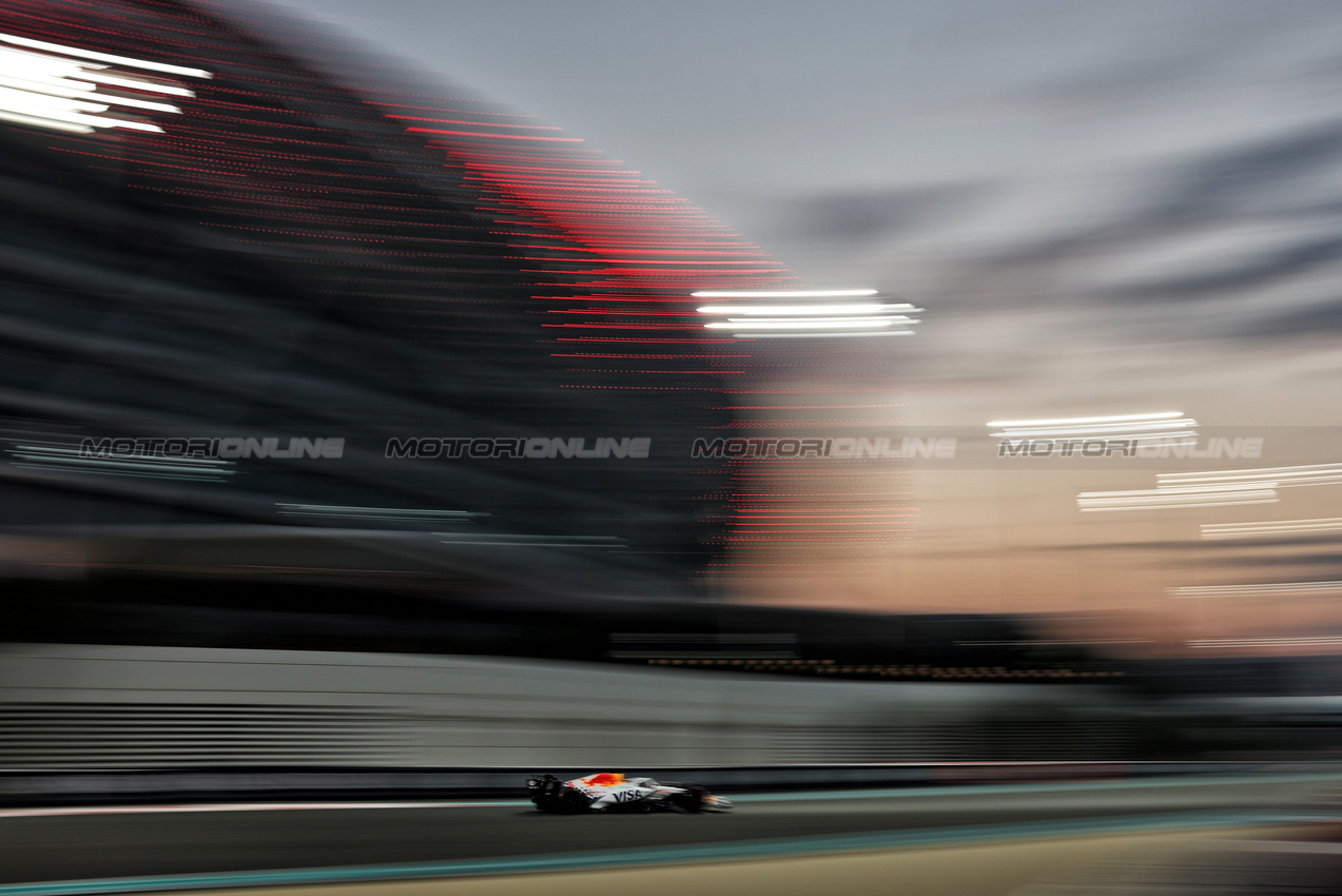 GP ABU DHABI, Isack Hadjar (FRA) Racing Bulls VCARB 02.
05.12.2025. Formula 1 World Championship, Rd 24, Abu Dhabi Grand Prix, Yas Marina Circuit, Abu Dhabi, Practice Day.
- www.xpbimages.com, EMail: requests@xpbimages.com © Copyright: Charniaux / XPB Images