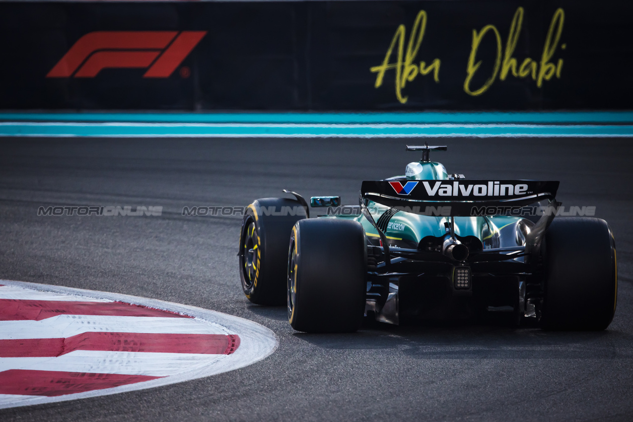 GP ABU DHABI, Lance Stroll (CDN) Aston Martin F1 Team AMR25.
05.12.2025. Formula 1 World Championship, Rd 24, Abu Dhabi Grand Prix, Yas Marina Circuit, Abu Dhabi, Practice Day.
- www.xpbimages.com, EMail: requests@xpbimages.com © Copyright: Bearne / XPB Images