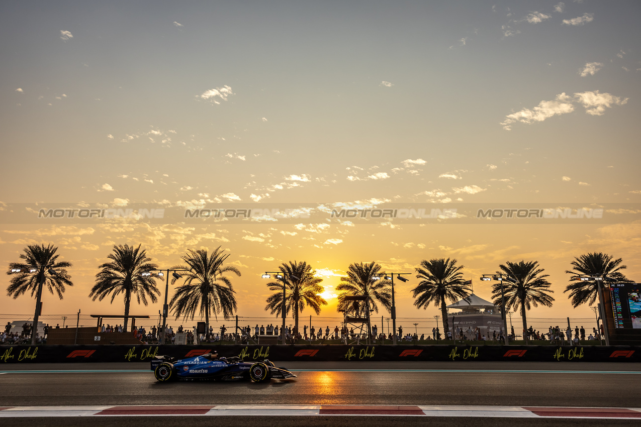 GP ABU DHABI, Alexander Albon (THA) Atlassian Williams Racing FW47.
05.12.2025. Formula 1 World Championship, Rd 24, Abu Dhabi Grand Prix, Yas Marina Circuit, Abu Dhabi, Practice Day.
- www.xpbimages.com, EMail: requests@xpbimages.com © Copyright: Bearne / XPB Images