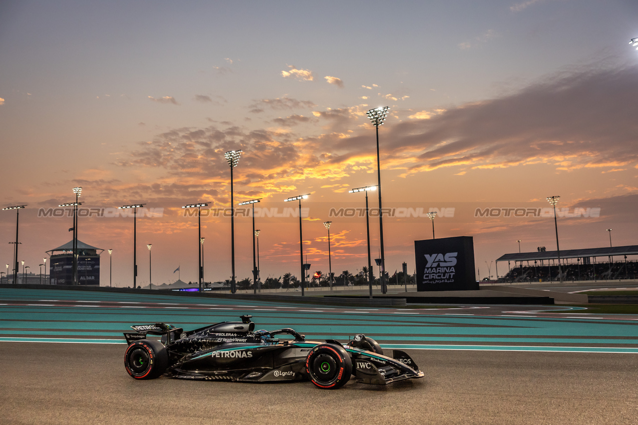 GP ABU DHABI, George Russell (GBR) Mercedes AMG F1 W16.
05.12.2025. Formula 1 World Championship, Rd 24, Abu Dhabi Grand Prix, Yas Marina Circuit, Abu Dhabi, Practice Day.
- www.xpbimages.com, EMail: requests@xpbimages.com © Copyright: Bearne / XPB Images