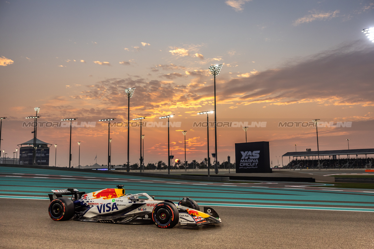 GP ABU DHABI, Isack Hadjar (FRA) Racing Bulls VCARB 02.

05.12.2025. Formula 1 World Championship, Rd 24, Abu Dhabi Grand Prix, Yas Marina Circuit, Abu Dhabi, Practice Day.

- www.xpbimages.com, EMail: requests@xpbimages.com © Copyright: Bearne / XPB Images