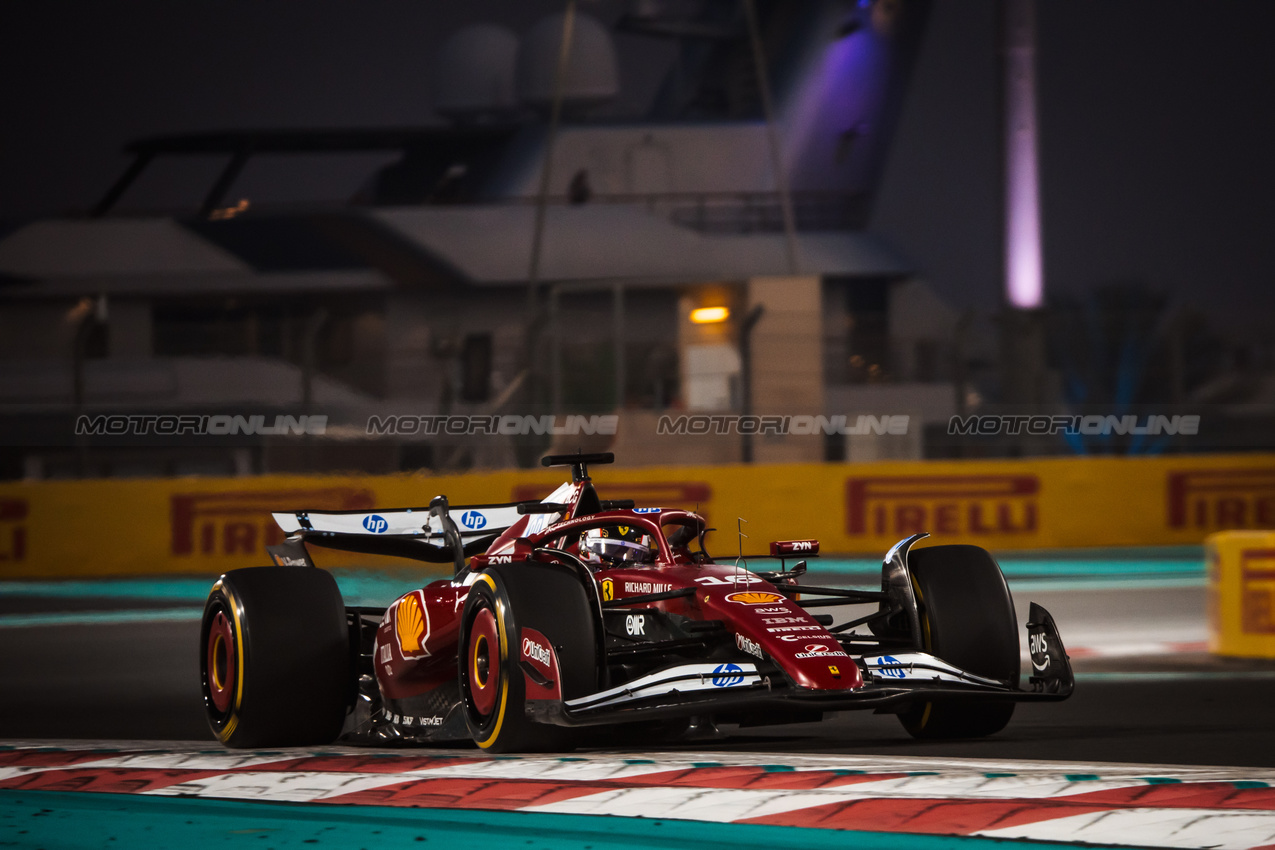 GP ABU DHABI, Charles Leclerc (MON) Ferrari SF-25.
05.12.2025. Formula 1 World Championship, Rd 24, Abu Dhabi Grand Prix, Yas Marina Circuit, Abu Dhabi, Practice Day.
- www.xpbimages.com, EMail: requests@xpbimages.com © Copyright: Bearne / XPB Images