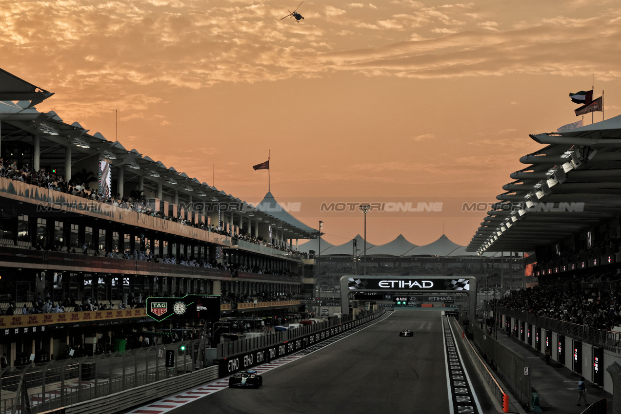 GP ABU DHABI, Lance Stroll (CDN) Aston Martin F1 Team AMR25.

05.12.2025. Formula 1 World Championship, Rd 24, Abu Dhabi Grand Prix, Yas Marina Circuit, Abu Dhabi, Practice Day.

- www.xpbimages.com, EMail: requests@xpbimages.com © Copyright: Moy / XPB Images