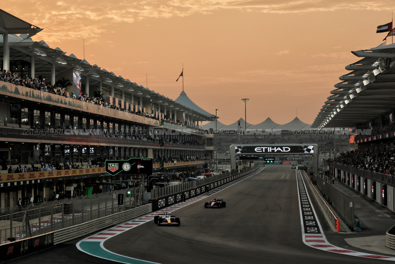 GP ABU DHABI, Isack Hadjar (FRA) Racing Bulls VCARB 02.

05.12.2025. Formula 1 World Championship, Rd 24, Abu Dhabi Grand Prix, Yas Marina Circuit, Abu Dhabi, Practice Day.

- www.xpbimages.com, EMail: requests@xpbimages.com © Copyright: Moy / XPB Images