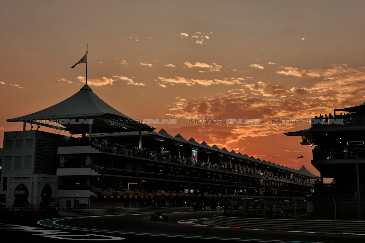GP ABU DHABI, Pierre Gasly (FRA) Alpine F1 Team A525.
05.12.2025. Formula 1 World Championship, Rd 24, Abu Dhabi Grand Prix, Yas Marina Circuit, Abu Dhabi, Practice Day.
- www.xpbimages.com, EMail: requests@xpbimages.com © Copyright: Moy / XPB Images