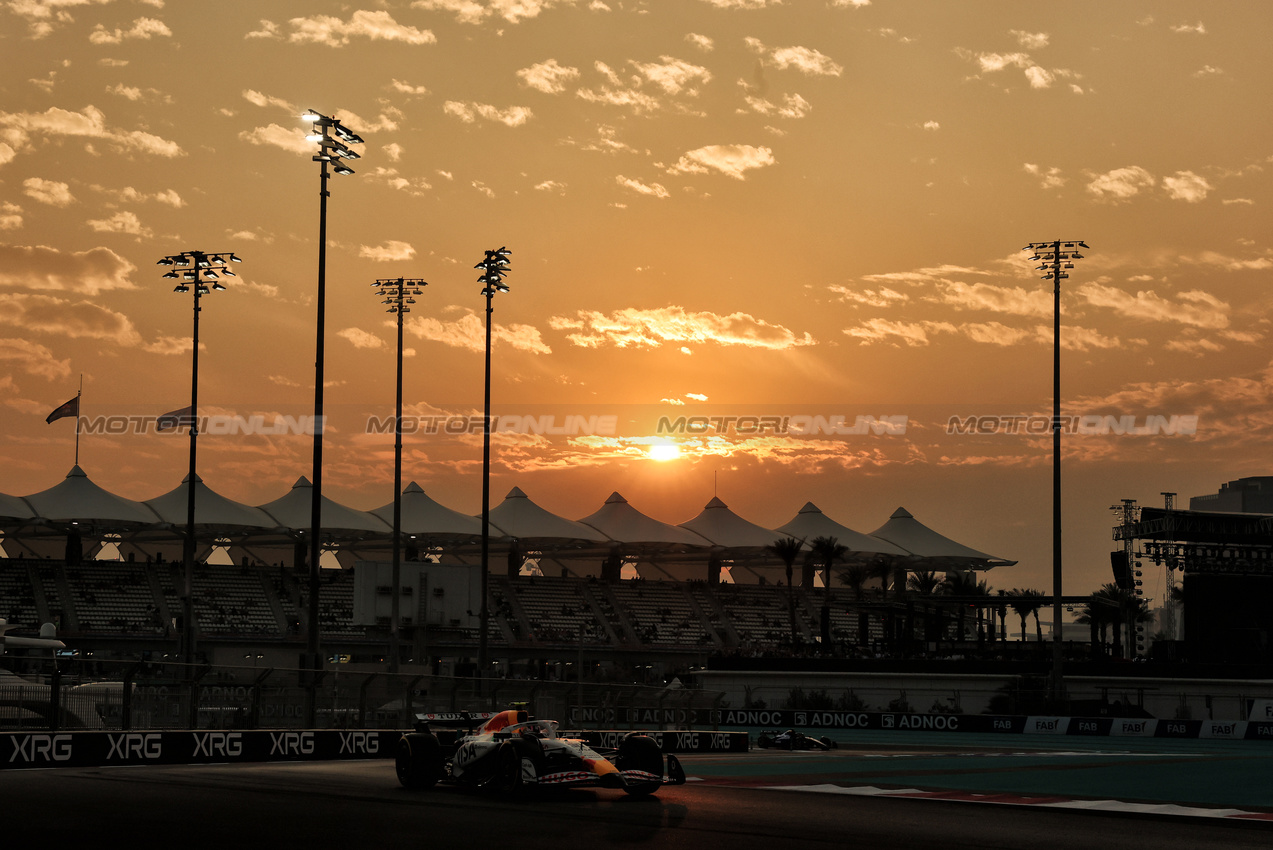 GP ABU DHABI, Liam Lawson (NZL) Racing Bulls VCARB 02.

05.12.2025. Formula 1 World Championship, Rd 24, Abu Dhabi Grand Prix, Yas Marina Circuit, Abu Dhabi, Practice Day.

- www.xpbimages.com, EMail: requests@xpbimages.com © Copyright: Charniaux / XPB Images