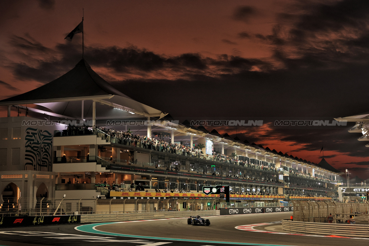 GP ABU DHABI, Alexander Albon (THA) Atlassian Williams Racing FW47.
05.12.2025. Formula 1 World Championship, Rd 24, Abu Dhabi Grand Prix, Yas Marina Circuit, Abu Dhabi, Practice Day.
- www.xpbimages.com, EMail: requests@xpbimages.com © Copyright: Moy / XPB Images