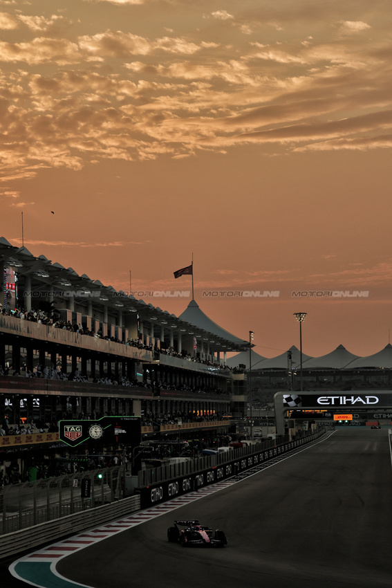 GP ABU DHABI, Pierre Gasly (FRA) Alpine F1 Team A525.

05.12.2025. Formula 1 World Championship, Rd 24, Abu Dhabi Grand Prix, Yas Marina Circuit, Abu Dhabi, Practice Day.

- www.xpbimages.com, EMail: requests@xpbimages.com © Copyright: Moy / XPB Images