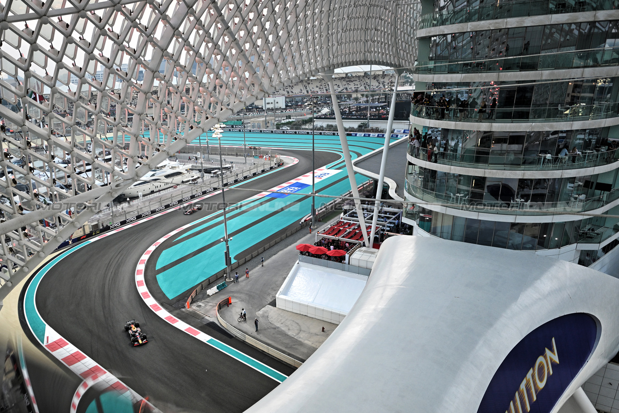 GP ABU DHABI, Yuki Tsunoda (JPN) Red Bull Racing RB21.
05.12.2025. Formula 1 World Championship, Rd 24, Abu Dhabi Grand Prix, Yas Marina Circuit, Abu Dhabi, Practice Day.
- www.xpbimages.com, EMail: requests@xpbimages.com © Copyright: Price / XPB Images