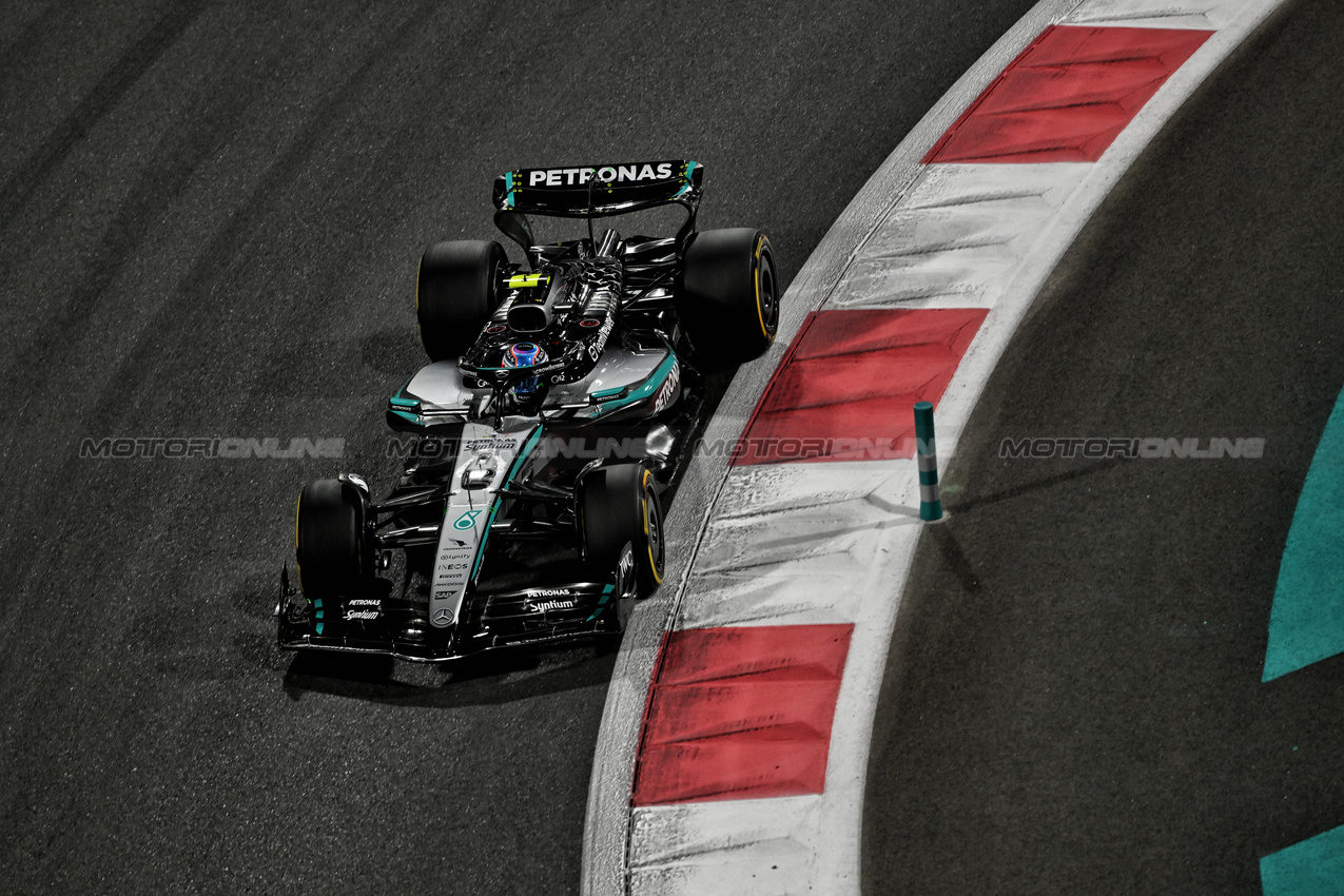 GP ABU DHABI, Andrea Kimi Antonelli (ITA) Mercedes AMG F1 W16.

05.12.2025. Formula 1 World Championship, Rd 24, Abu Dhabi Grand Prix, Yas Marina Circuit, Abu Dhabi, Practice Day.

- www.xpbimages.com, EMail: requests@xpbimages.com © Copyright: Price	/ XPB Images