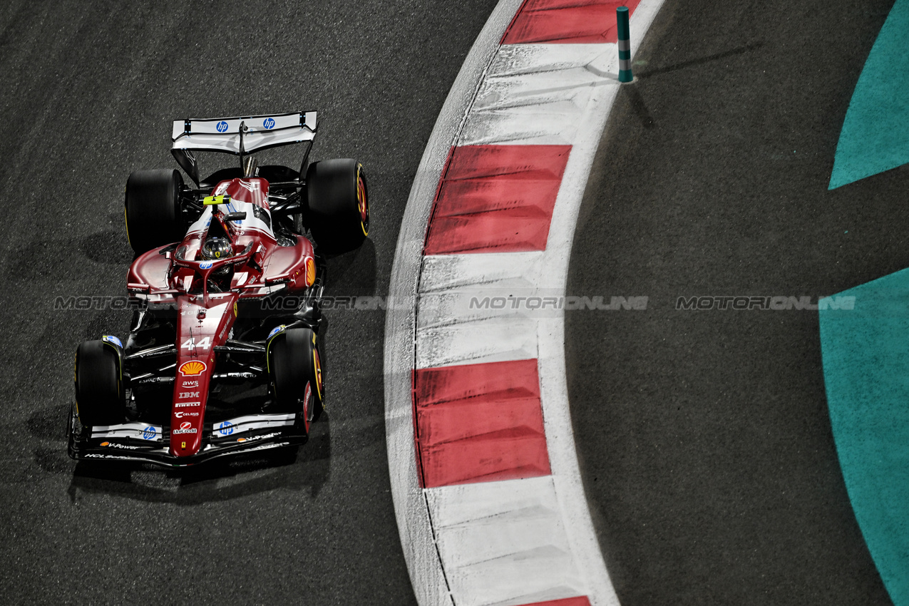 GP ABU DHABI, Lewis Hamilton (GBR) Ferrari SF-25.

05.12.2025. Formula 1 World Championship, Rd 24, Abu Dhabi Grand Prix, Yas Marina Circuit, Abu Dhabi, Practice Day.

- www.xpbimages.com, EMail: requests@xpbimages.com © Copyright: Price	/ XPB Images