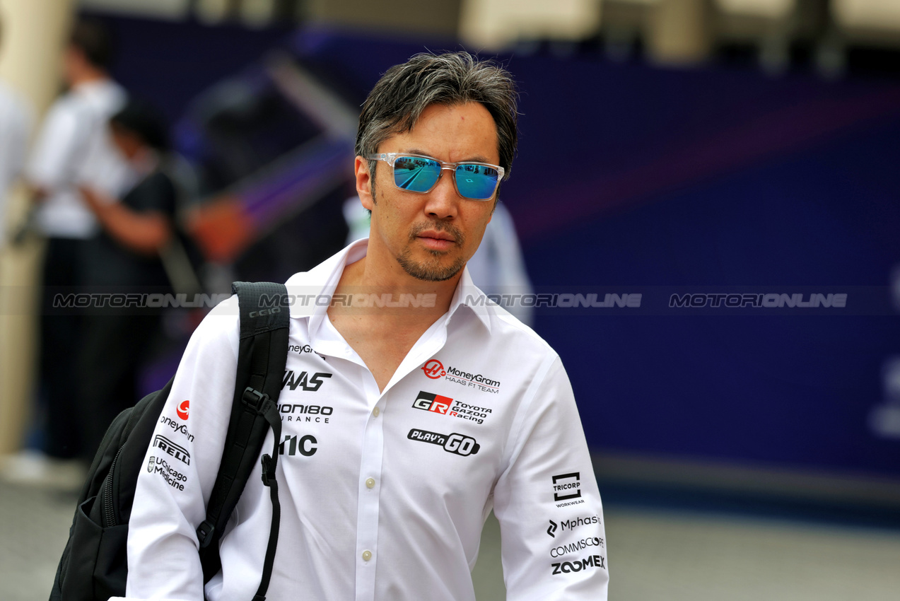 GP ABU DHABI, Ayao Komatsu (JPN) Haas F1 Team Principal.

05.12.2025. Formula 1 World Championship, Rd 24, Abu Dhabi Grand Prix, Yas Marina Circuit, Abu Dhabi, Practice Day.

- www.xpbimages.com, EMail: requests@xpbimages.com © Copyright: Moy / XPB Images