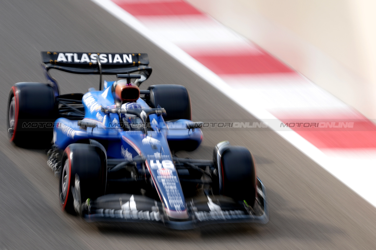 GP ABU DHABI, Luke Browning (GBR) Atlassian Williams Racing FW47 Academy Driver.
05.12.2025. Formula 1 World Championship, Rd 24, Abu Dhabi Grand Prix, Yas Marina Circuit, Abu Dhabi, Practice Day.
- www.xpbimages.com, EMail: requests@xpbimages.com © Copyright: Coates / XPB Images