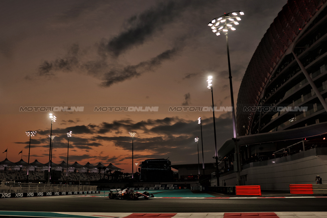 GP ABU DHABI, Charles Leclerc (MON) Ferrari SF-25.
05.12.2025. Formula 1 World Championship, Rd 24, Abu Dhabi Grand Prix, Yas Marina Circuit, Abu Dhabi, Practice Day.
- www.xpbimages.com, EMail: requests@xpbimages.com © Copyright: Charniaux / XPB Images