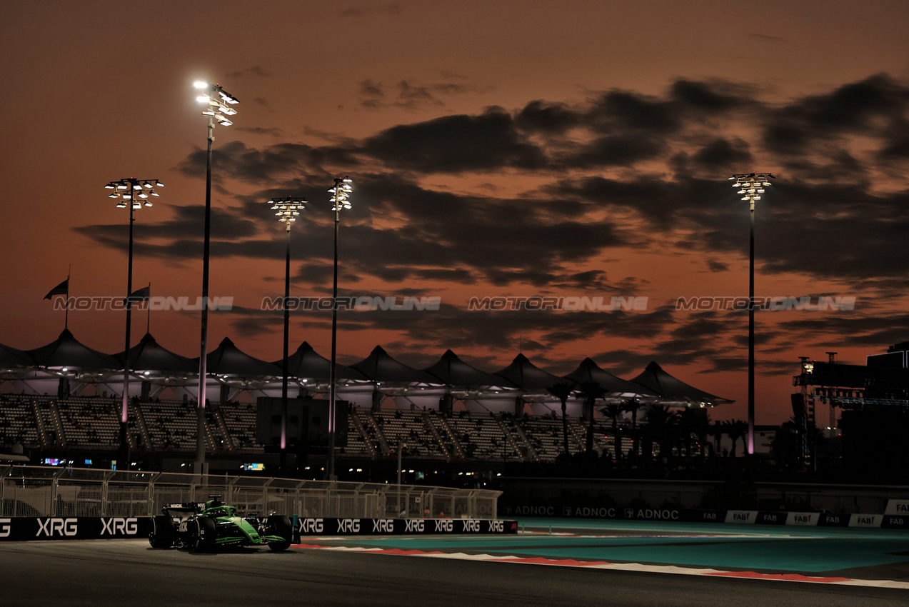 GP ABU DHABI, Nico Hulkenberg (GER) Sauber C45.
05.12.2025. Formula 1 World Championship, Rd 24, Abu Dhabi Grand Prix, Yas Marina Circuit, Abu Dhabi, Practice Day.
- www.xpbimages.com, EMail: requests@xpbimages.com © Copyright: Charniaux / XPB Images