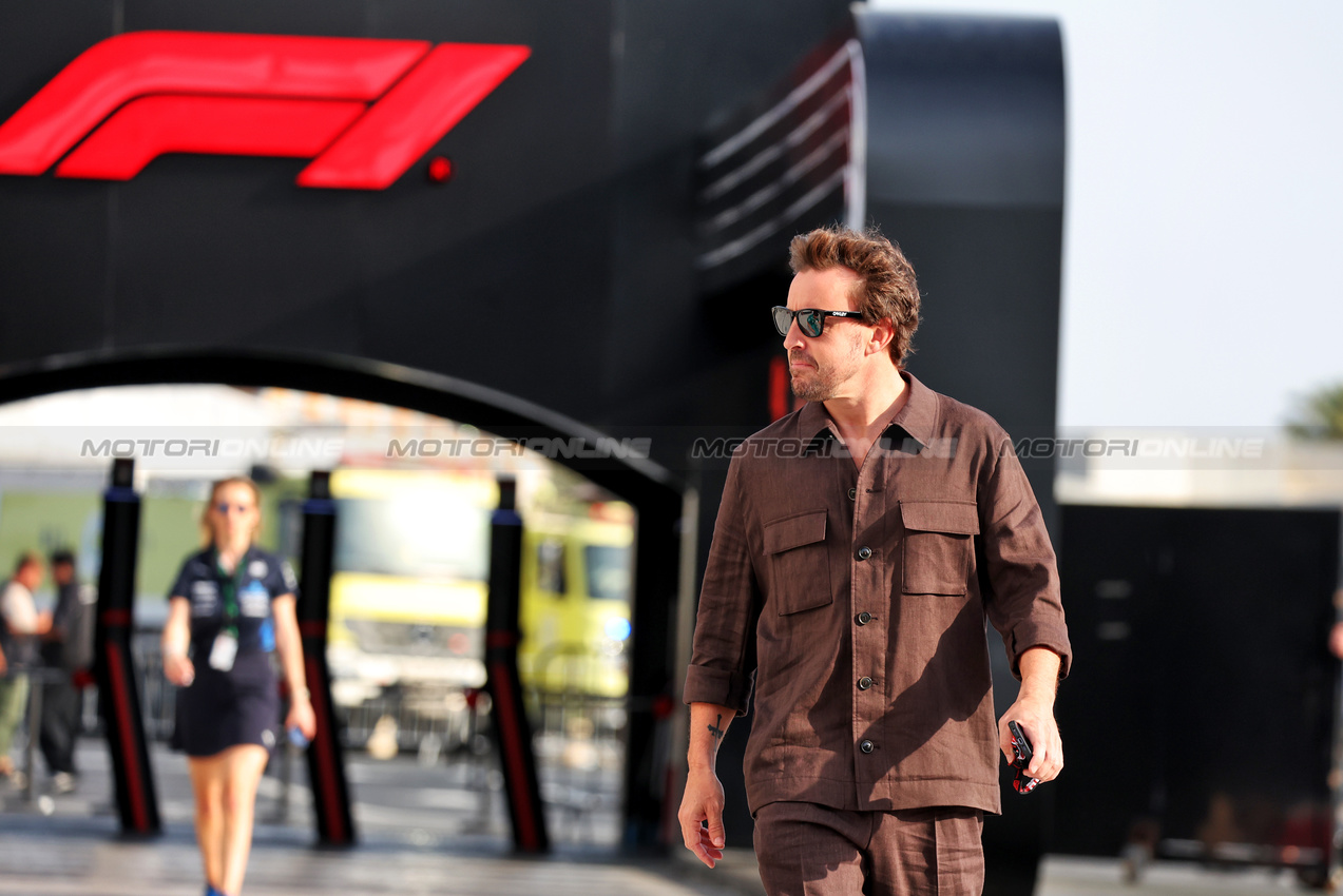 GP ARABIA SAUDITA, Fernando Alonso (ESP) Aston Martin F1 Team.

17.04.2025. Formula 1 World Championship, Rd 5, Saudi Arabian Grand Prix, Jeddah, Saudi Arabia, Preparation Day.

- www.xpbimages.com, EMail: requests@xpbimages.com © Copyright: Bearne / XPB Images