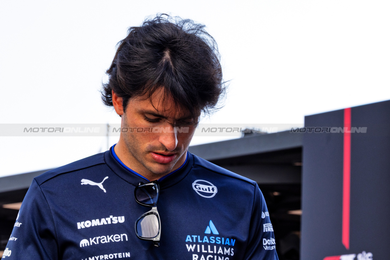 GP ARABIA SAUDITA, Carlos Sainz (ESP) Atlassian Williams Racing.

17.04.2025. Formula 1 World Championship, Rd 5, Saudi Arabian Grand Prix, Jeddah, Saudi Arabia, Preparation Day.

 - www.xpbimages.com, EMail: requests@xpbimages.com © Copyright: Rew / XPB Images