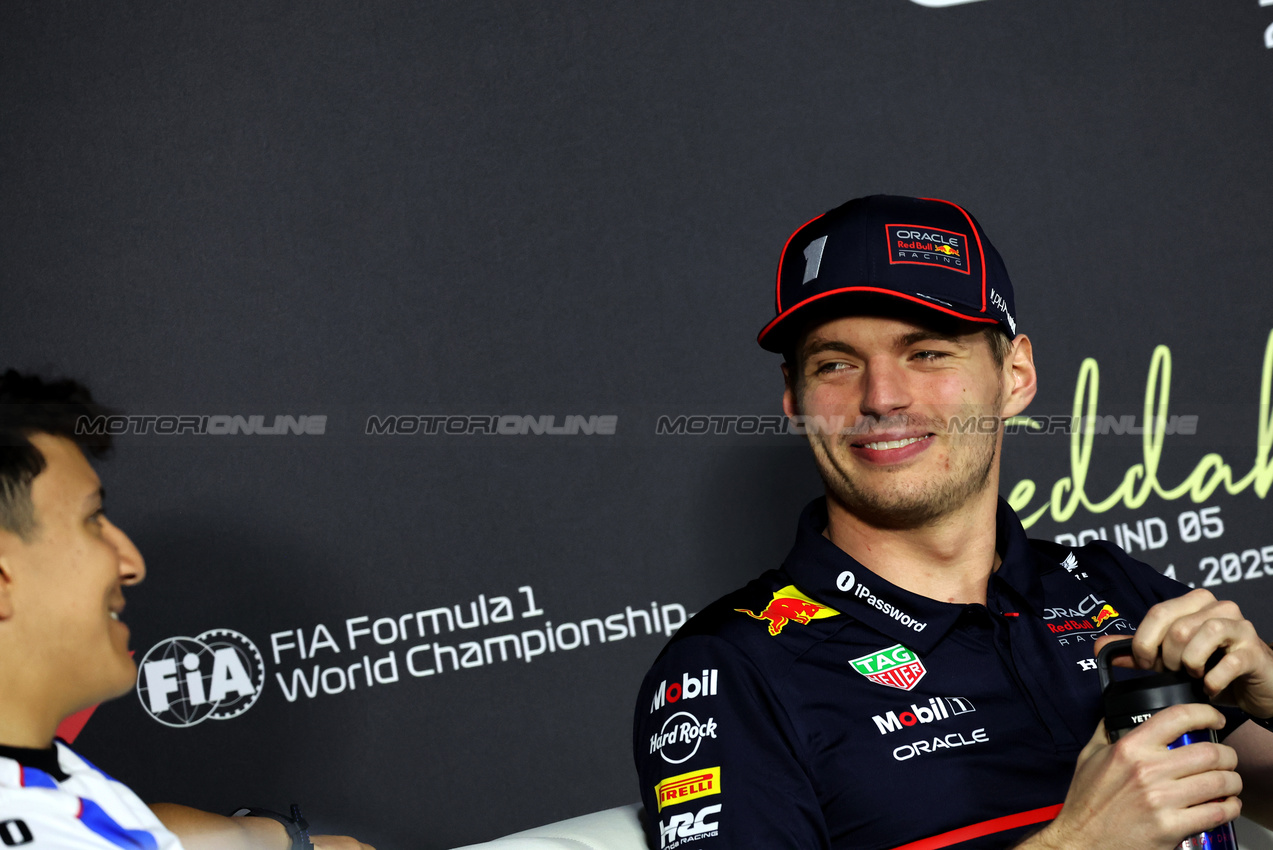 GP ARABIA SAUDITA, Max Verstappen (NLD) Red Bull Racing with Isack Hadjar (FRA) Racing Bulls in the FIA Press Conference.

17.04.2025. Formula 1 World Championship, Rd 5, Saudi Arabian Grand Prix, Jeddah, Saudi Arabia, Preparation Day.

- www.xpbimages.com, EMail: requests@xpbimages.com © Copyright: Bearne / XPB Images