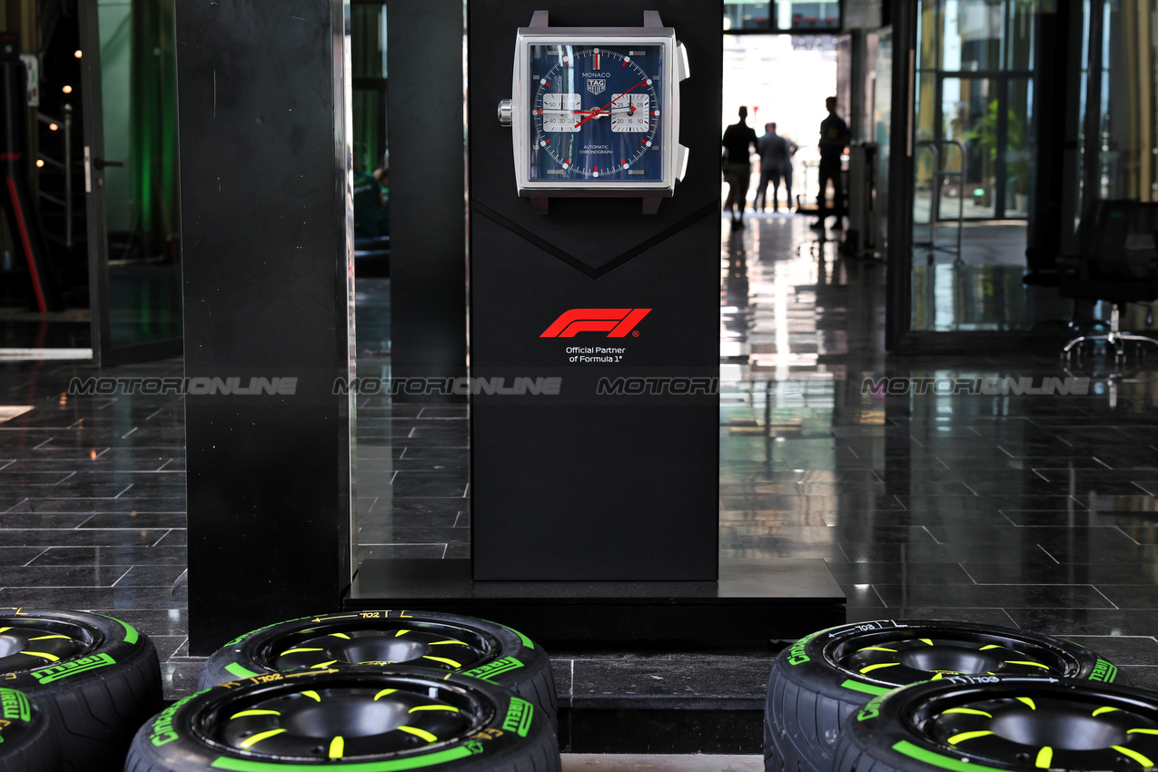 GP ARABIA SAUDITA, Paddock Atmosfera.

17.04.2025. Formula 1 World Championship, Rd 5, Saudi Arabian Grand Prix, Jeddah, Saudi Arabia, Preparation Day.

 - www.xpbimages.com, EMail: requests@xpbimages.com © Copyright: Rew / XPB Images