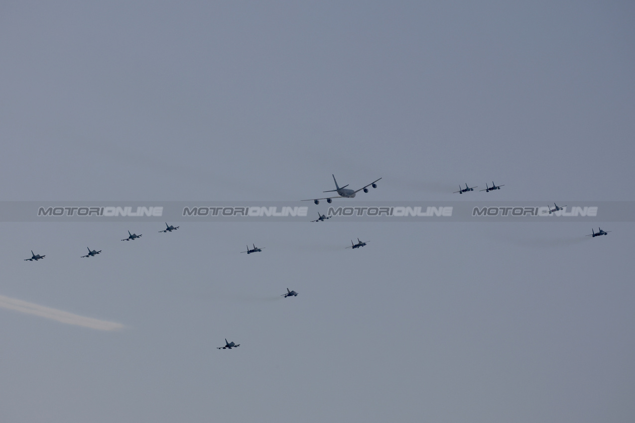 GP ARABIA SAUDITA, Circuit Atmosfera - air display.

17.04.2025. Formula 1 World Championship, Rd 5, Saudi Arabian Grand Prix, Jeddah, Saudi Arabia, Preparation Day.

 - www.xpbimages.com, EMail: requests@xpbimages.com © Copyright: Coates / XPB Images