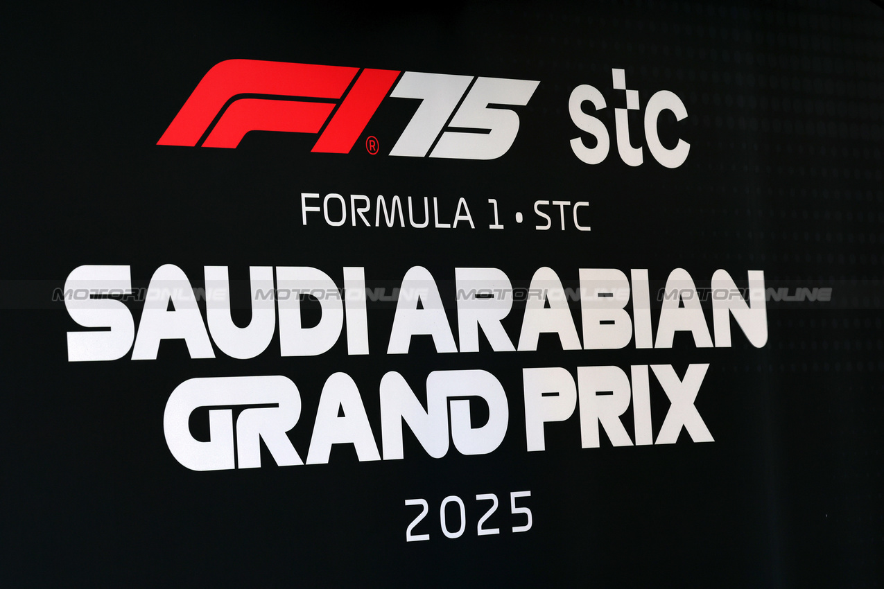 GP ARABIA SAUDITA, Circuit Atmosfera - race logo.

17.04.2025. Formula 1 World Championship, Rd 5, Saudi Arabian Grand Prix, Jeddah, Saudi Arabia, Preparation Day.

- www.xpbimages.com, EMail: requests@xpbimages.com © Copyright: Batchelor / XPB Images