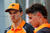 GP ARABIA SAUDITA, (L to R): Oscar Piastri (AUS) McLaren e team mate Lando Norris (GBR) McLaren.

17.04.2025. Formula 1 World Championship, Rd 5, Saudi Arabian Grand Prix, Jeddah, Saudi Arabia, Preparation Day.

- www.xpbimages.com, EMail: requests@xpbimages.com © Copyright: Batchelor / XPB Images