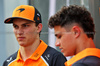 GP ARABIA SAUDITA, (L to R): Oscar Piastri (AUS) McLaren e team mate Lando Norris (GBR) McLaren.

17.04.2025. Formula 1 World Championship, Rd 5, Saudi Arabian Grand Prix, Jeddah, Saudi Arabia, Preparation Day.

- www.xpbimages.com, EMail: requests@xpbimages.com © Copyright: Batchelor / XPB Images