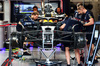 GP ARABIA SAUDITA, Red Bull Racing RB21 being prepared by meccanici in the pit garage.

17.04.2025. Formula 1 World Championship, Rd 5, Saudi Arabian Grand Prix, Jeddah, Saudi Arabia, Preparation Day.

- www.xpbimages.com, EMail: requests@xpbimages.com © Copyright: Batchelor / XPB Images
